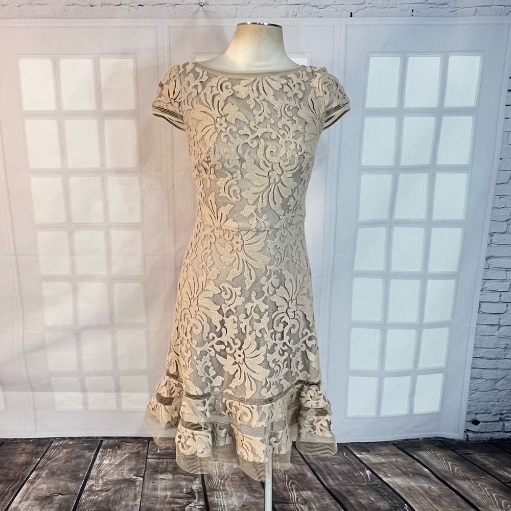 Tadashi Shoji Cap Sleeve Laced Ivory Nude Fit & Flare Cocktail Party Dress Sz 4